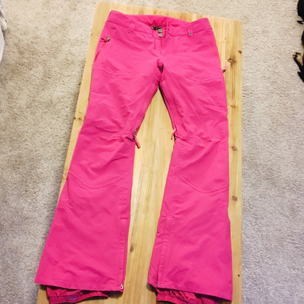 Burton Skyline Women’s Snow Pant in Hot Pink